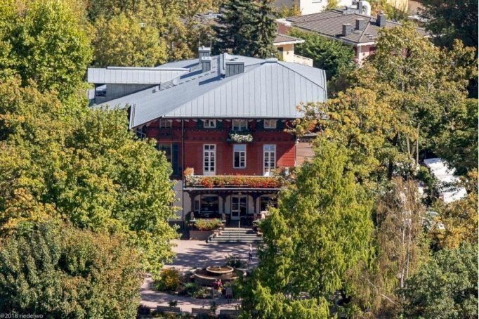 Villa Borgnis Kurhaus im Park